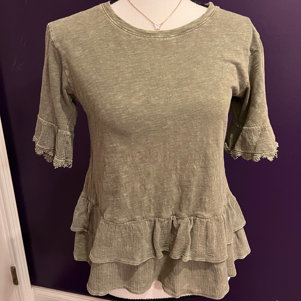Altar’s state army green blouse